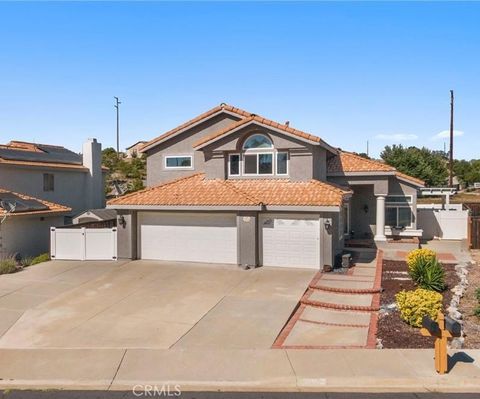 Photo of 40236 Holden Circle, Temecula, CA 92591 (MLS # SW26091913)