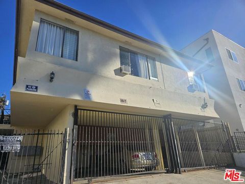 Photo of 162 N Mariposa Avenue, Los Angeles, CA 90004 (MLS # 26632659)