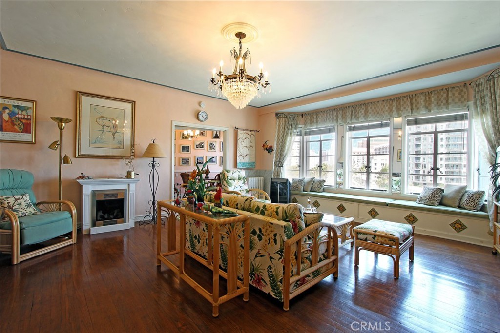 Villa Riviera (VLR) - Residential Lease