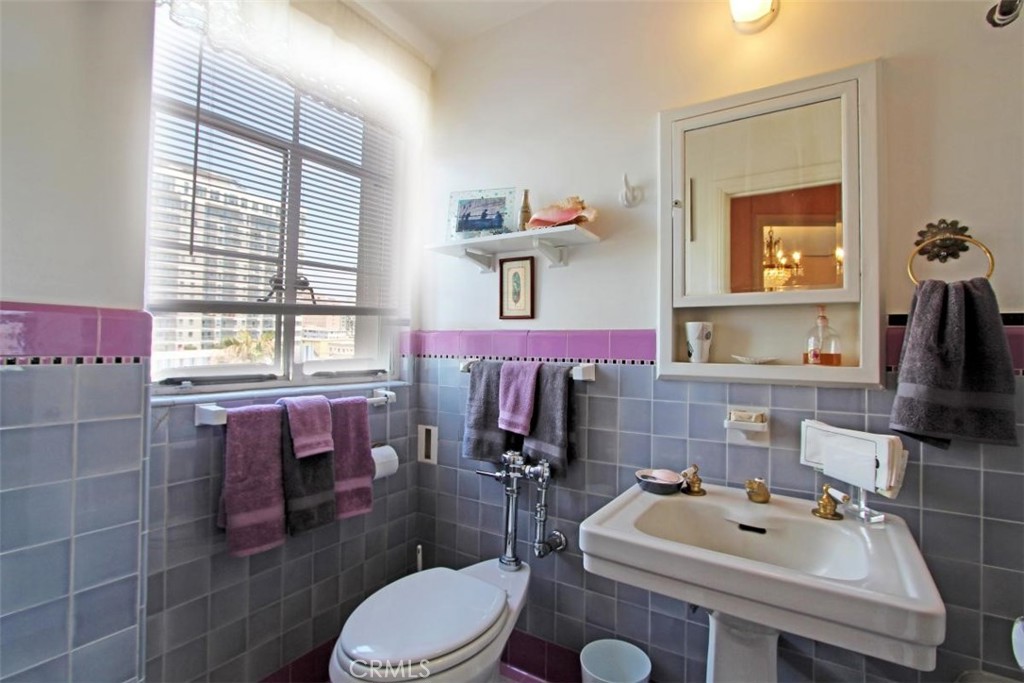 Villa Riviera (VLR) - Residential Lease