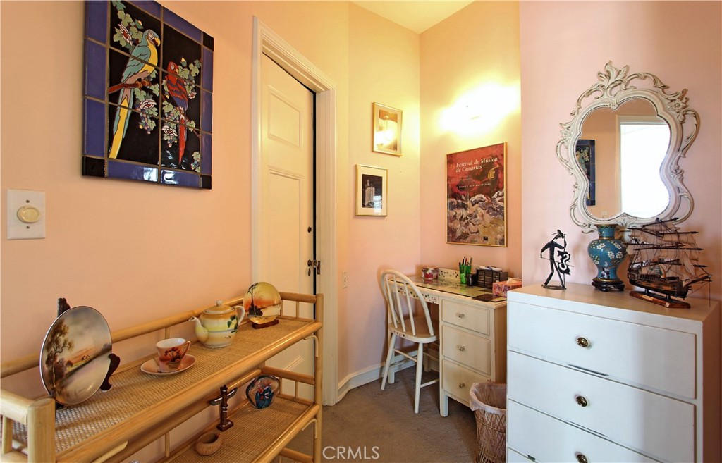 Villa Riviera (VLR) - Residential Lease