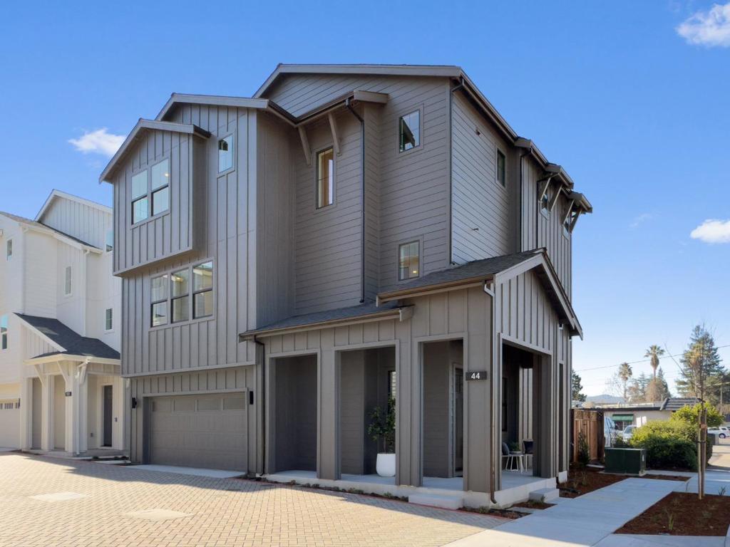 134 Sunnyside Avenue