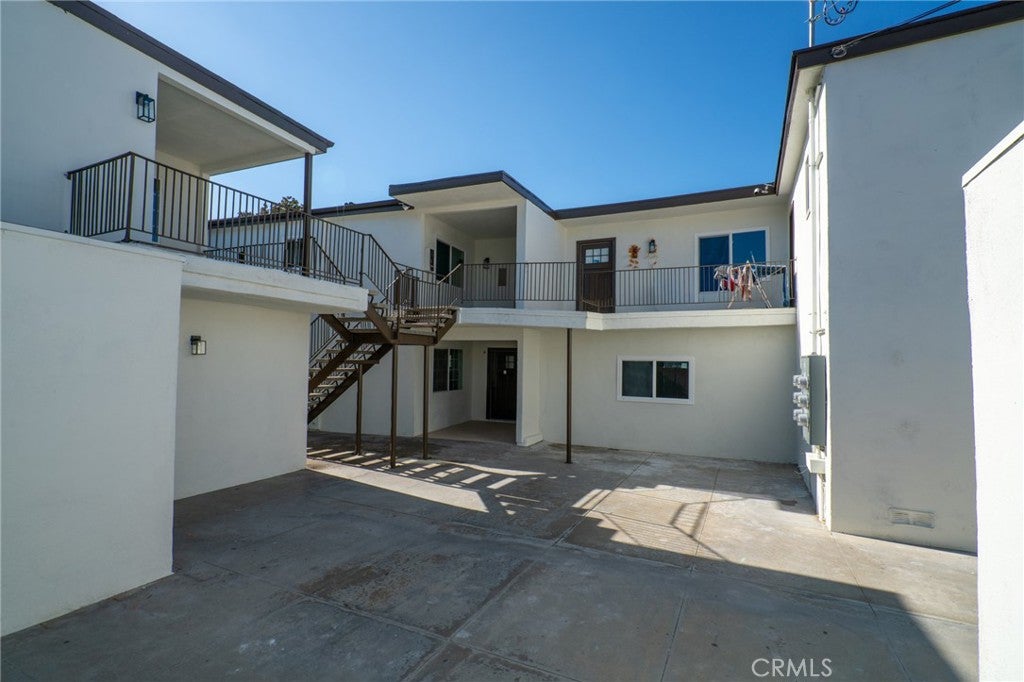 705 E Santa Fe Avenue