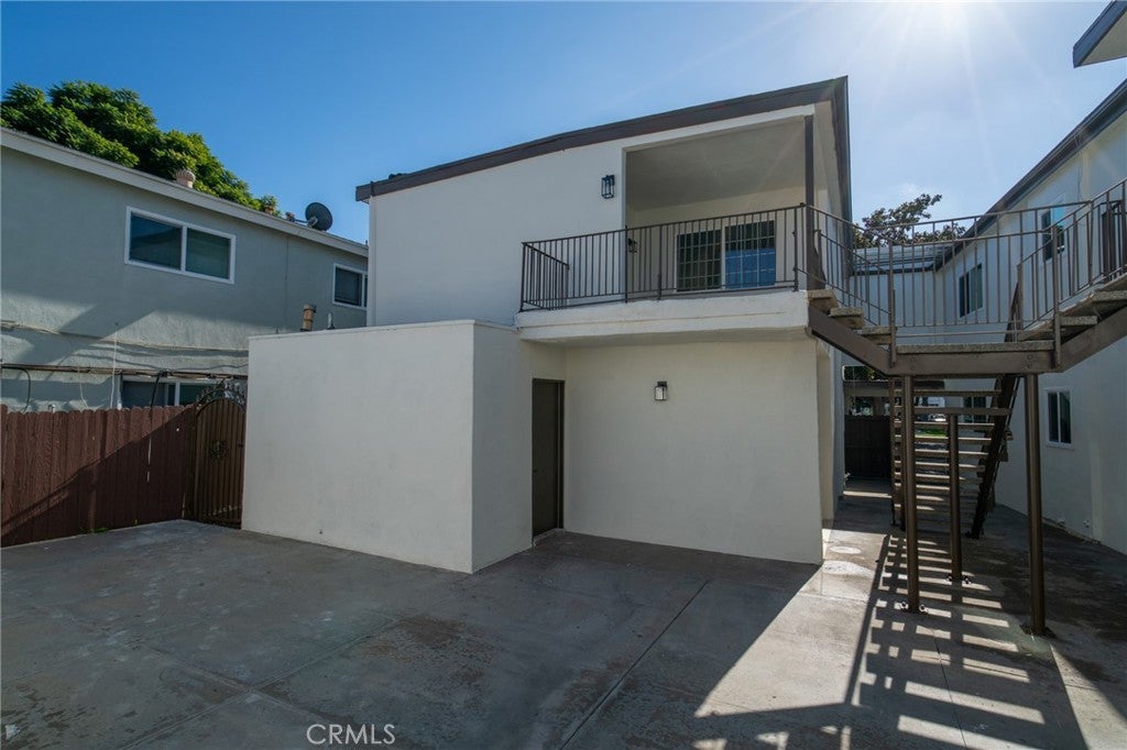 705 E Santa Fe Avenue