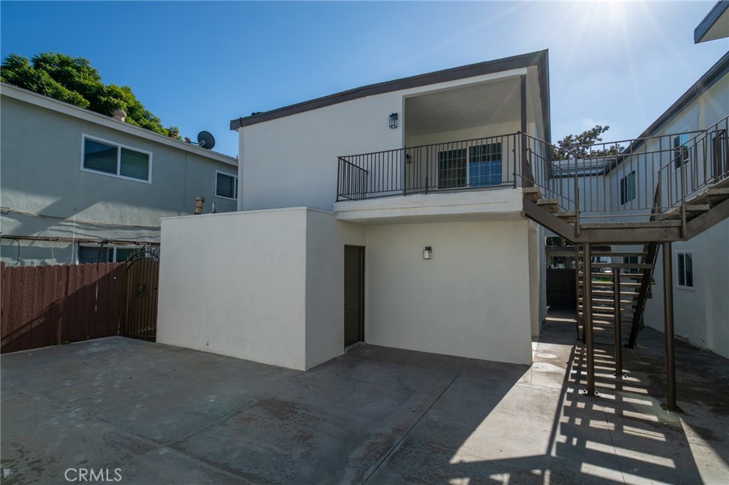 705 E Santa Fe Avenue