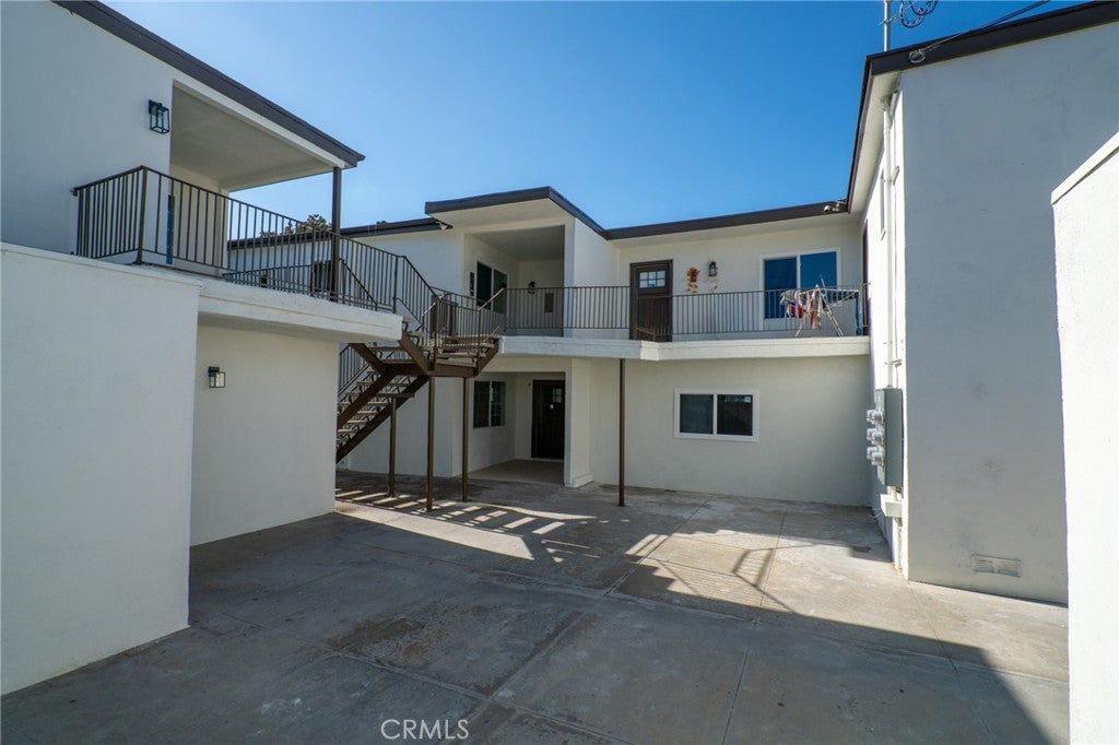 705 E Santa Fe Avenue