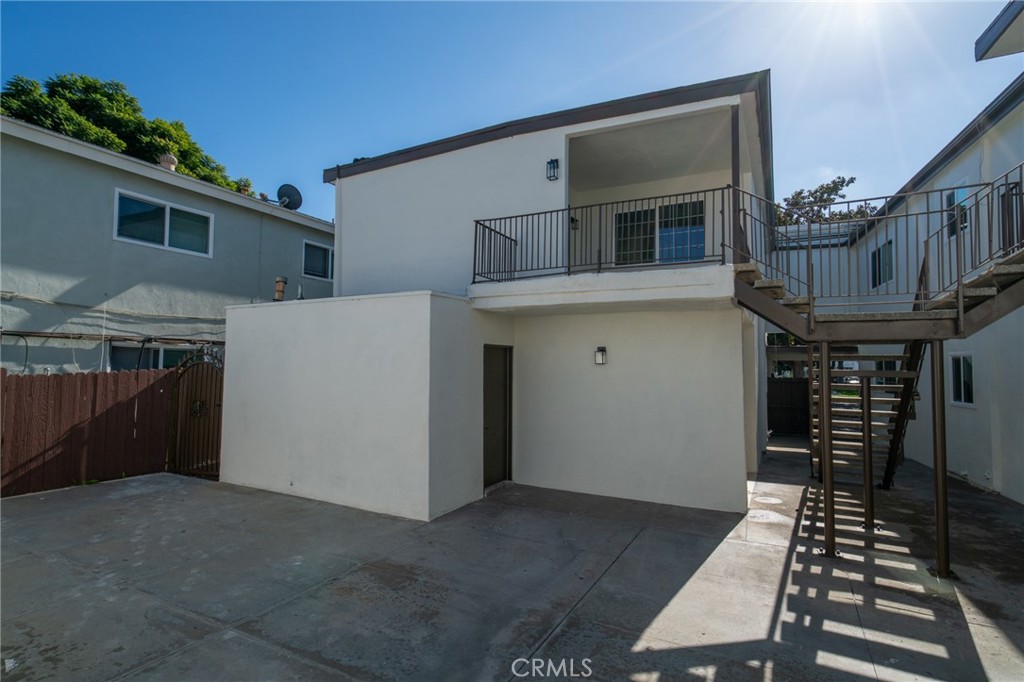 705 E Santa Fe Avenue