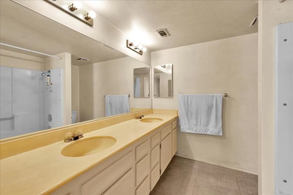 Palm Springs, California 92262, United States, 2 Bedrooms Bedrooms, ,2 BathroomsBathrooms,Residential,Active,256340