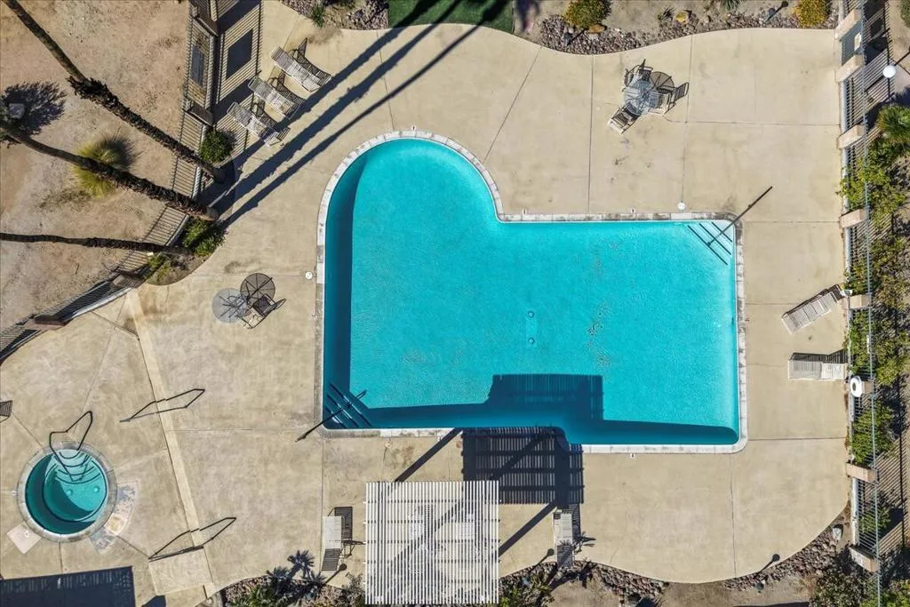 Palm Springs, California 92262, United States, 2 Bedrooms Bedrooms, ,2 BathroomsBathrooms,Residential,Active,256340