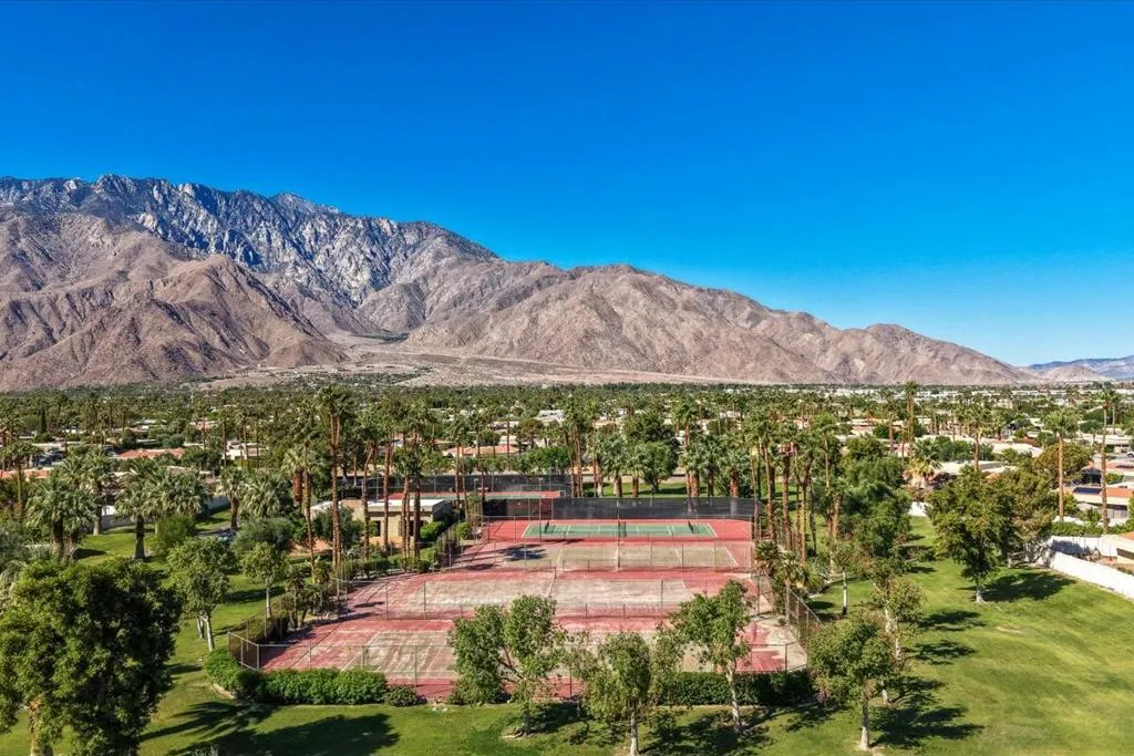 Palm Springs, California 92262, United States, 2 Bedrooms Bedrooms, ,2 BathroomsBathrooms,Residential,Active,256340