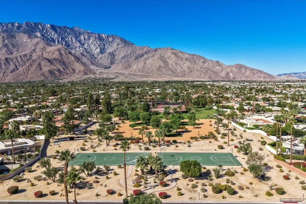 Palm Springs, California 92262, United States, 2 Bedrooms Bedrooms, ,2 BathroomsBathrooms,Residential,Active,256340