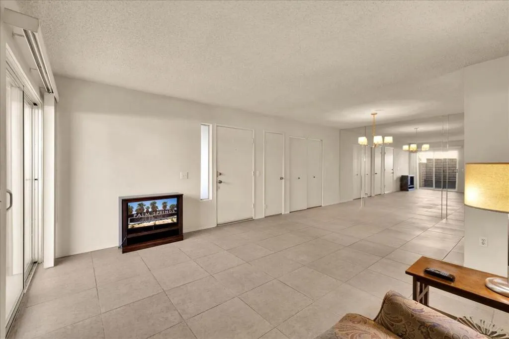 Palm Springs, California 92262, United States, 2 Bedrooms Bedrooms, ,2 BathroomsBathrooms,Residential,Active,256340