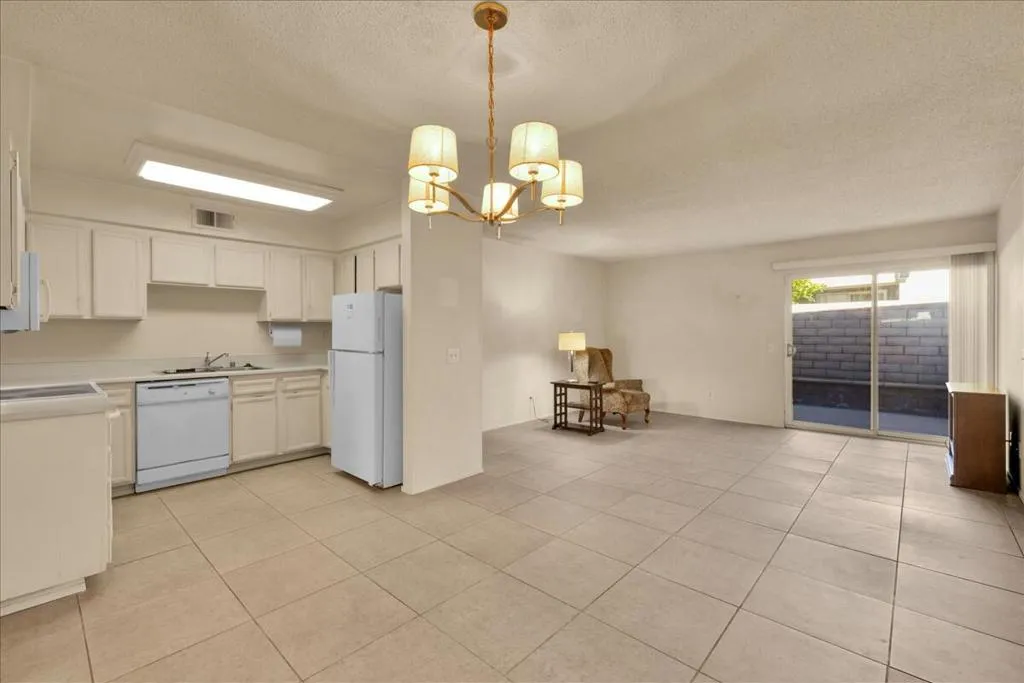 Palm Springs, California 92262, United States, 2 Bedrooms Bedrooms, ,2 BathroomsBathrooms,Residential,Active,256340