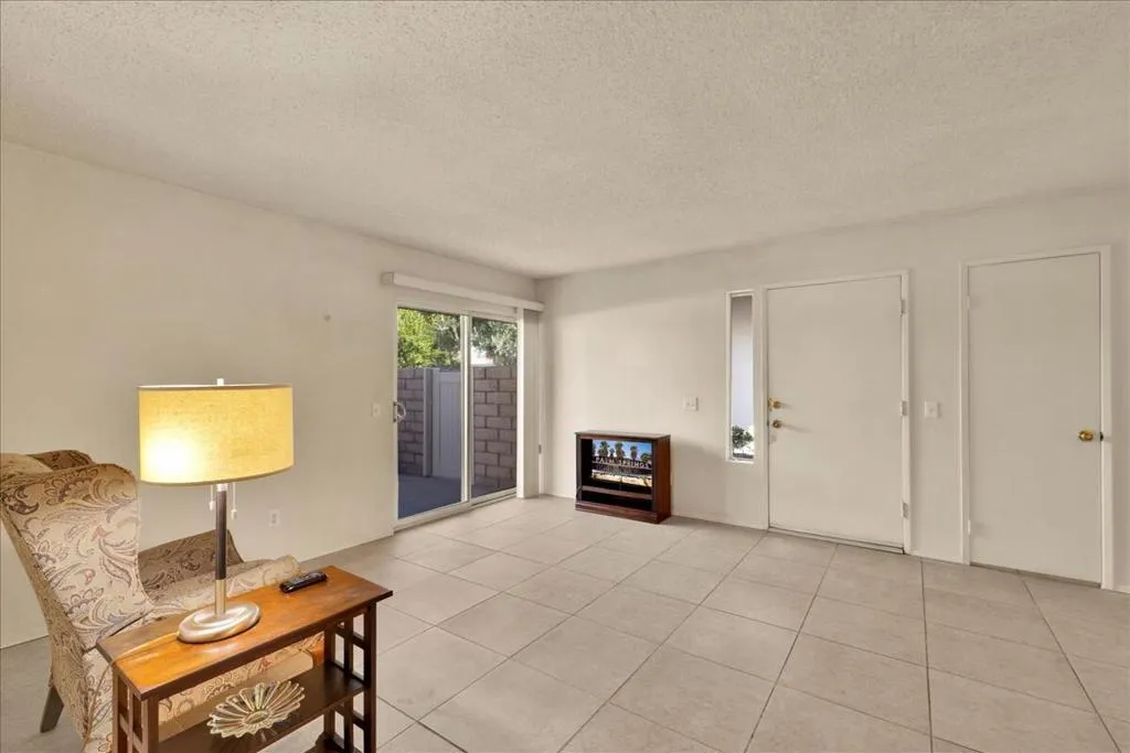 Palm Springs, California 92262, United States, 2 Bedrooms Bedrooms, ,2 BathroomsBathrooms,Residential,Active,256340