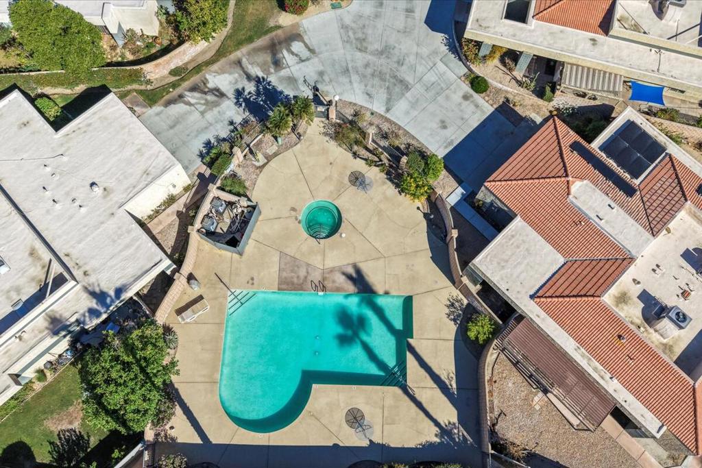 Sunrise Palms - Residential