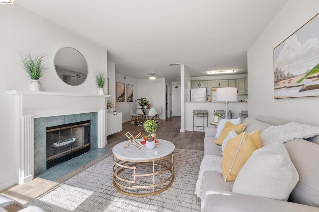 535 Pierce St 1207