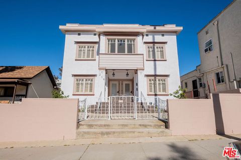 Photo of 216 N Catalina Ave #216C, Redondo Beach, CA 90277 (MLS # 26665651)