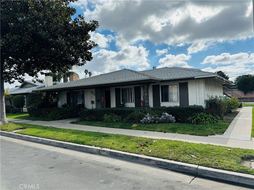 Photo of 7612 Amazon DR #2, Huntington Beach, CA 92647 (MLS # OC26192008)