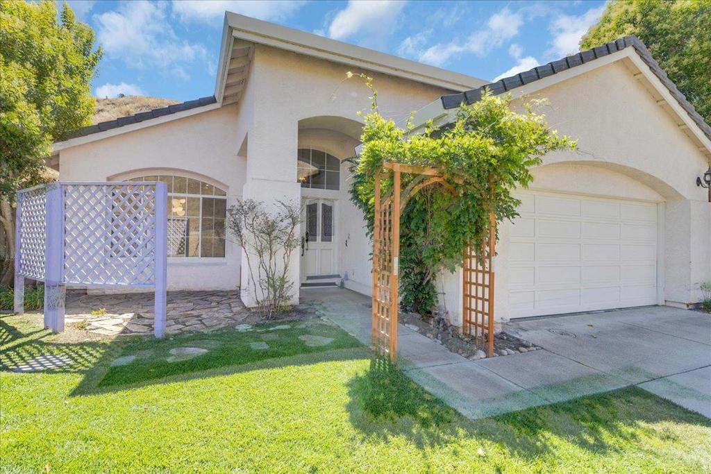 Great opportunity to own a single level Las Palmas II home located on a private lot off a cul-de-sac with views of the Salinas Valley. Set on an 11,000+ square feet lot, this 1863 square foot, light and bright move in ready home offers an open floor plan and high ceilings throughout. As you enter the home, you are greeted to a spacious room that would be traditionally used as a formal living and dining rooms, but is flexible enough to be used as you like. Next is a cozy family room with a fireplace that is open to a large, well laid out kitchen with a breakfast bar. There are French doors allowing easy access to the nicely landscaped yard and patio and offer views of the valley below. The primary suite is also spacious and offers a large walk in closet, and French doors to the yard out back. The primary bath has a walk in shower, a jetted tub and dual vanity sinks. There are two more bedrooms and a full bath, along with a laundry room down the hall. Don't miss this one!