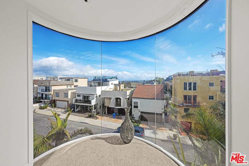 6672 Vista Del Mar