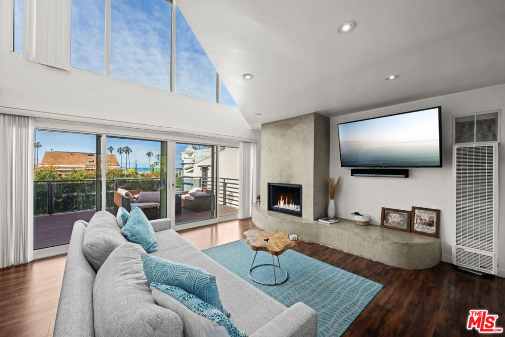6672 Vista Del Mar