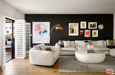 Photo of 651 Wilcox Avenue #3C, Los Angeles, CA 90004 (MLS # 26652935)