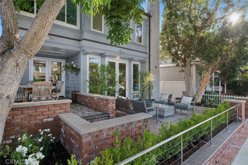 2117 Miramar Drive