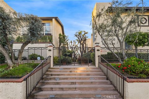 Photo of 5255 Coldwater Canyon #E, Sherman Oaks, CA 91401 (MLS # SR26139653)