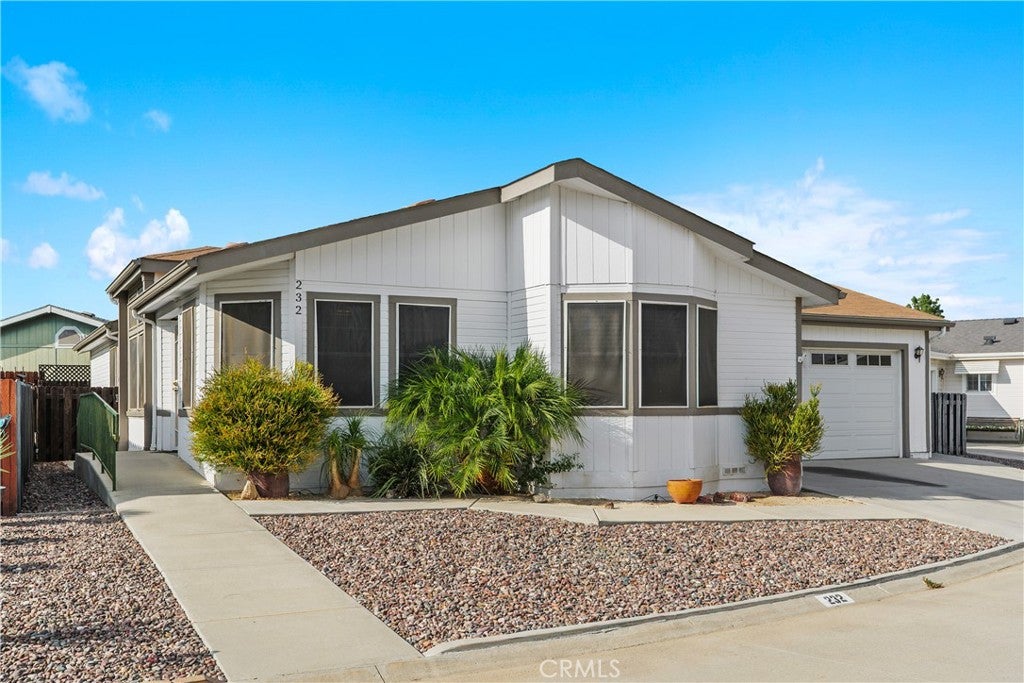 27250 232 Murrieta