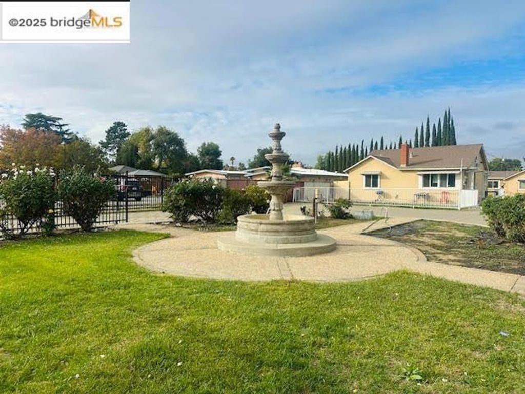 Photo of 2024 Hillcrest Ave, Antioch, CA 94509 (MLS # 41117545)