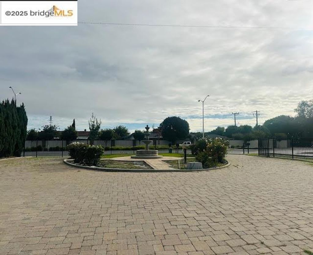 Photo of 2024 Hillcrest Ave, Antioch, CA 94509 (MLS # 41117545)