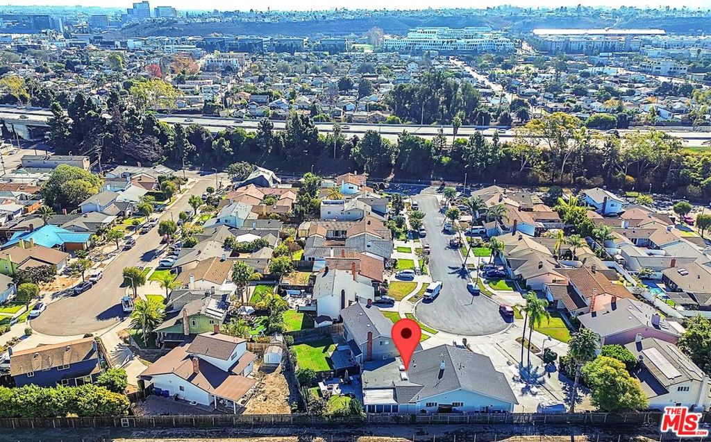 5100 Lindblade Drive