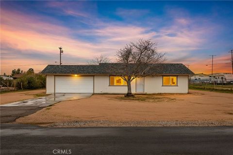 Photo of 22040 Aleut Rd, Apple Valley, CA 92308 (MLS # HD26029803)