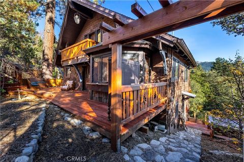 Photo of 24863 Ponderosa Dr, Idyllwild, CA 92549 (MLS # SW25274678)