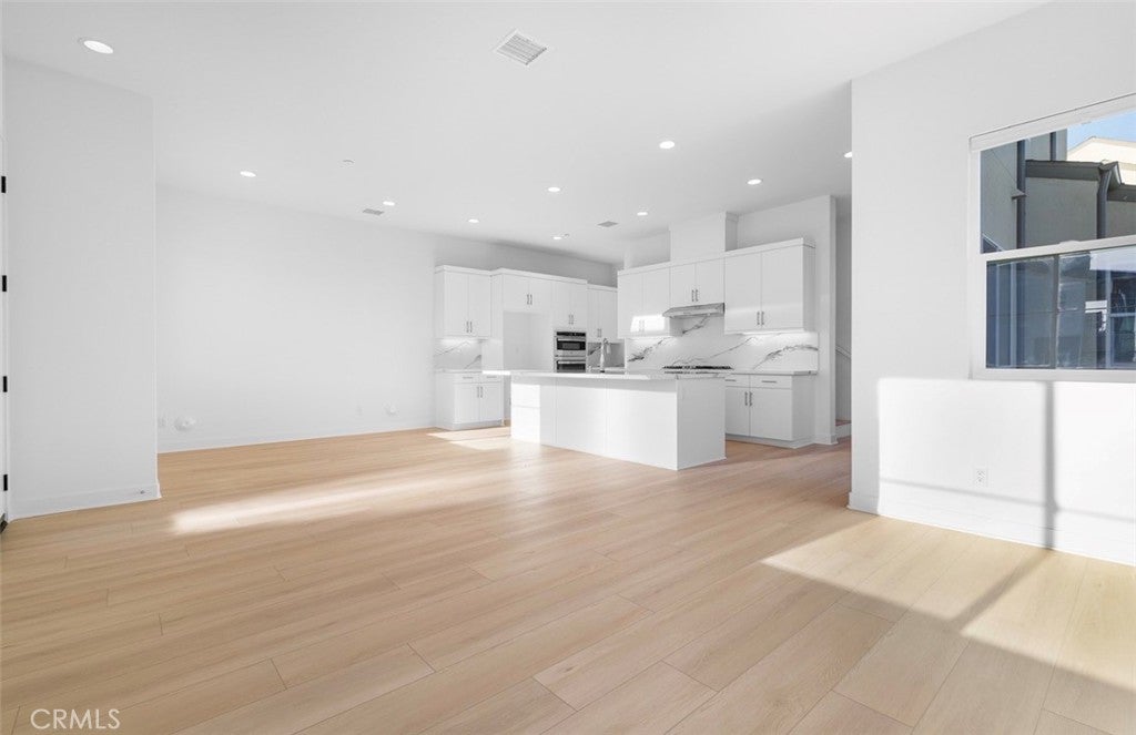 187 yugen, Irvine CA 92618 - Photo 9