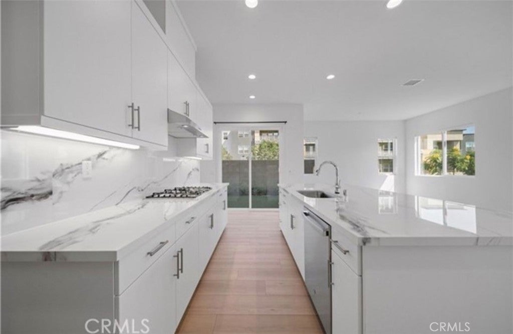 187 yugen, Irvine CA 92618 - Photo 6