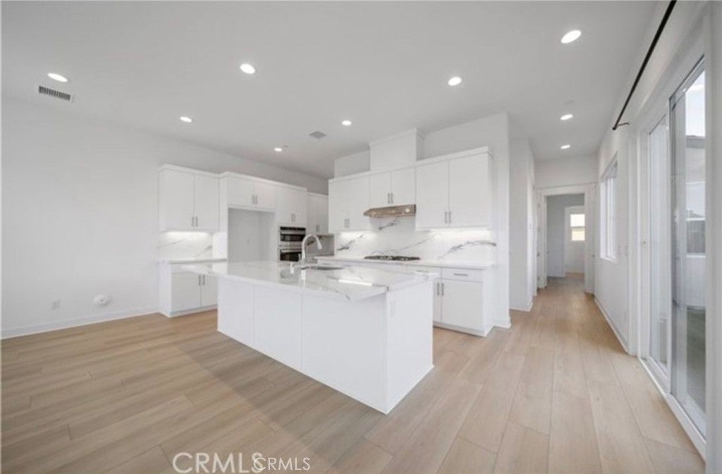 187 yugen, Irvine CA 92618 - Photo 8