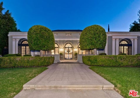 Photo of 803 N Rexford Drive, Beverly Hills, CA 90210 (MLS # 26870217)