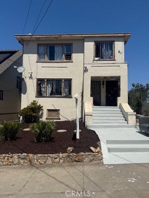 2445 10TH AVE, OAKLAND, CA 94606 - Image c8b0cbeaf11a2aeebce10bbc0600db61/2477402389