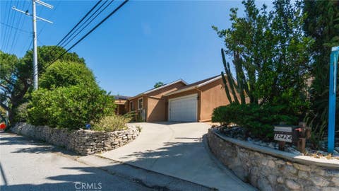 Photo of 10424 Tujunga Canyon Blvd, Tujunga, CA 91042 (MLS # SR26088459)