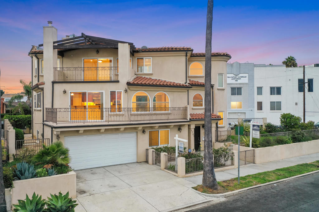 Luxurious, Designer Mediterranean home overlooking the bay and marina. Views of the ocean, harbor, Catalina, City lights, mountain. Single family home with 4 Balconies and 2 fireplaces. Open living room with kitchen and maple cabinets, granite counters, stainless steel appliances. Master Bedroom with double closets, 2 private balconies, luxurious bathrooms with large windows. New paint and carpet. Private ELEVATOR for easy access to all floors. Near bike paths, Ports of Call, Cabrillo Marino and downtown. Submit on Pets