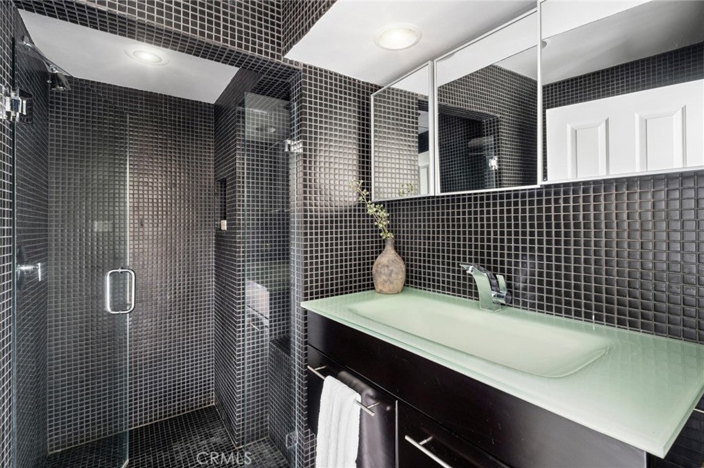 608 Saint James Place, Newport Beach CA 92663 - Photo 38