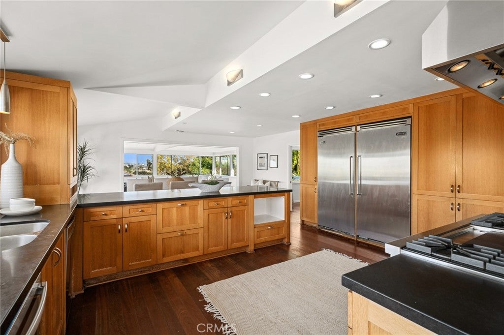 608 Saint James Place, Newport Beach CA 92663 - Photo 10