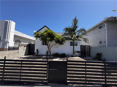 Photo of 563 W 12th Street, San Pedro, CA 90731 (MLS # SB26153578)