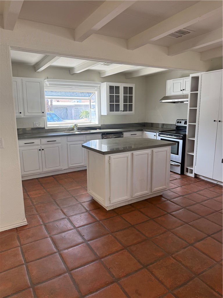 54066 Avenida Velasco