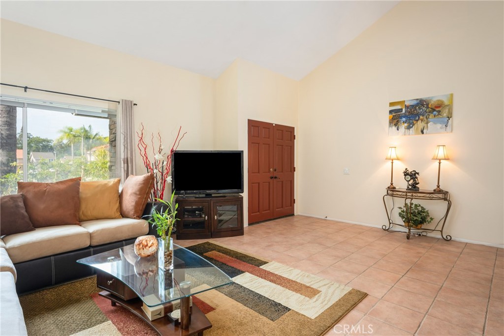 Properties 4 21422 Via Floresta