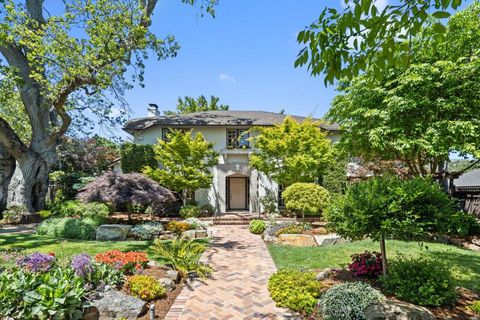 Photo of 828 Blandford Boulevard, Redwood City, CA 94062 (MLS # ML82044862)