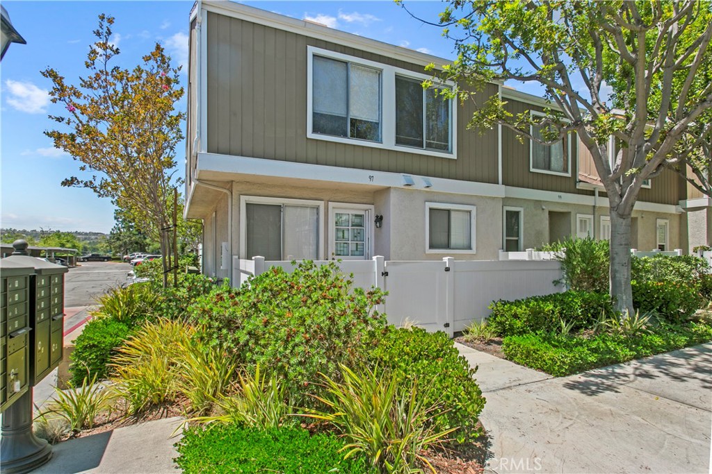 Welcome to this charming END-UNIT townhome with NO ONE ABOVE OR BELOW, located just minutes from ALISO VIEJO TOWN CENTER. With 1,174 square feet of comfortable living space, this 3-bedroom, 1.5-bathroom home offers a LIGHT AND BRIGHT OPEN FLOOR PLAN with smooth ceilings, recessed lighting, and laminate flooring throughout the main level.
Step outside to enjoy not one, but TWO PRIVATE PATIOS: an oversized front patio perfect for morning coffee and a private back-patio space surrounded by vinyl fencing. Inside, the natural light flows across BRIGHT WHITE WALLS, creating a welcoming atmosphere. The kitchen and dining areas flow effortlessly together, making everyday living and entertaining a breeze.
Upstairs, the SPACIOUS PRIMARY BEDROOM features VAULTED CEILINGS and DIRECT ACCESS TO A PRIVATE BALCONY with neighborhood views. Two additional bedrooms and a full bathroom round out the top floor, while the main level includes a convenient guest half bath. Don’t forget to bring your FULL-SIZED WASHER AND DRYER.
Additional perks include TWO ASSIGNED PARKING SPACES: one covered with STORAGE and one uncovered. There is also AMPLE STORAGE options under the stairs and on the back patio. Stay comfortable year-round with AIR CONDITIONING AND HEATING.
Enjoy all the amenities the MORNINGSIDE COMMUNITY has to offer, including a SPARKLING POOL, relaxing SPA, and well-maintained BBQ AREA. Zoned for highly rated schools in the Capistrano School District and conveniently located near restaurants, shops, a movie theater, the 73 toll road, and the 5 freeway...this home truly has it all!
