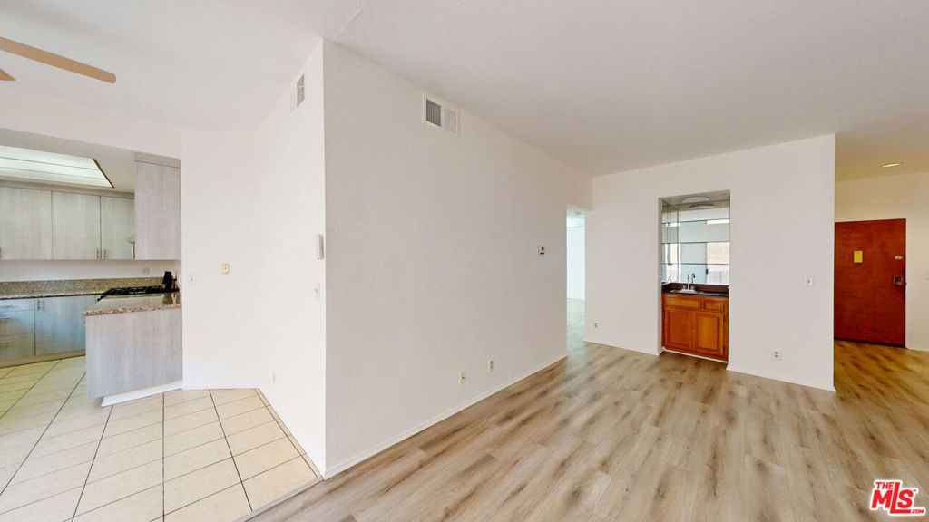 Photo of 5135 Zelzah Avenue #203, Encino, CA 91316 (MLS # 25510645)