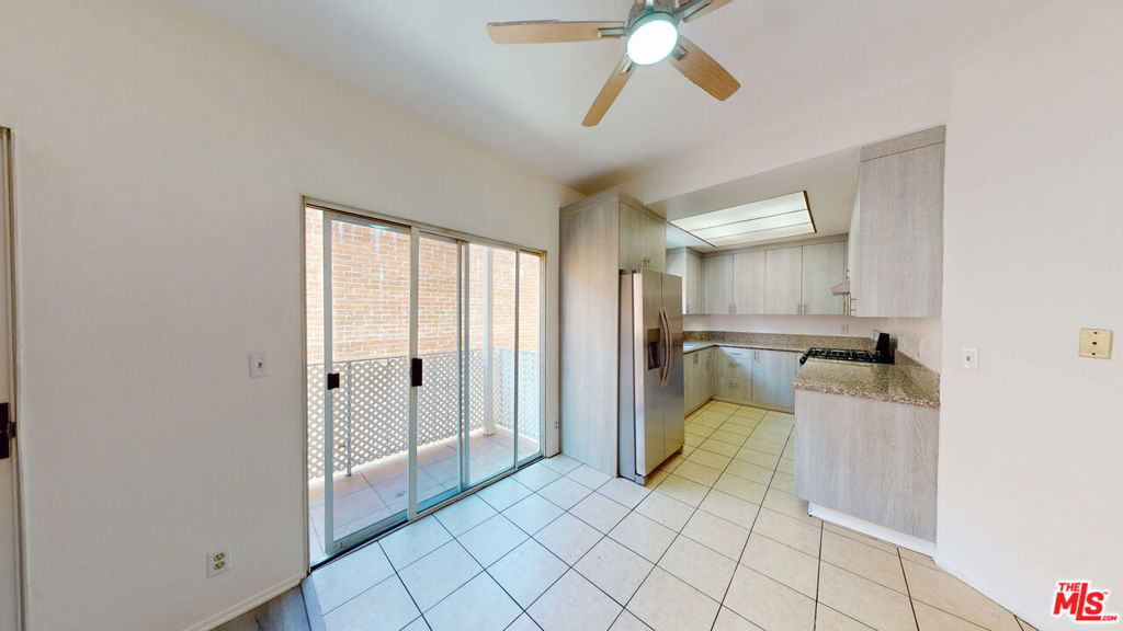 5135 Zelzah Avenue 203